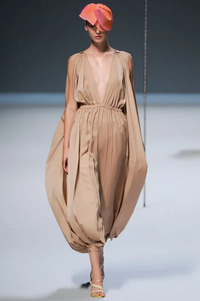 Look 32